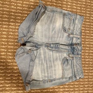 Medium wash American eagle shorts